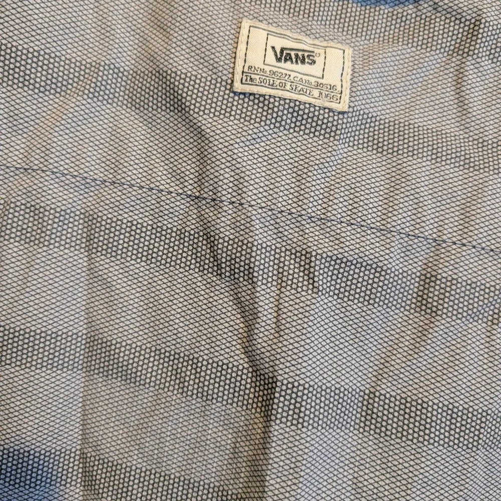 Vans Gray Striped Men's Button Up Skater Top Off The Wall - Picture 8 of 8